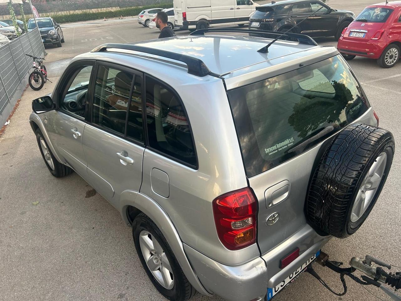 Toyota RAV4 2.0 Tdi 4D gancio carrello N1 autocarro