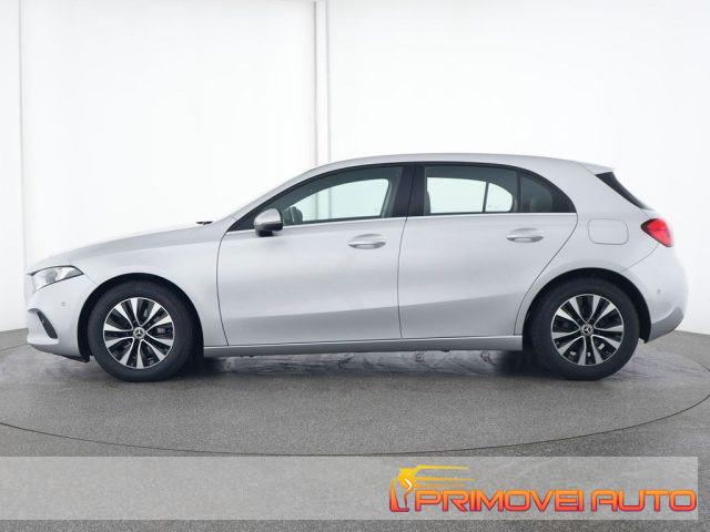 MERCEDES-BENZ A 180 d Business