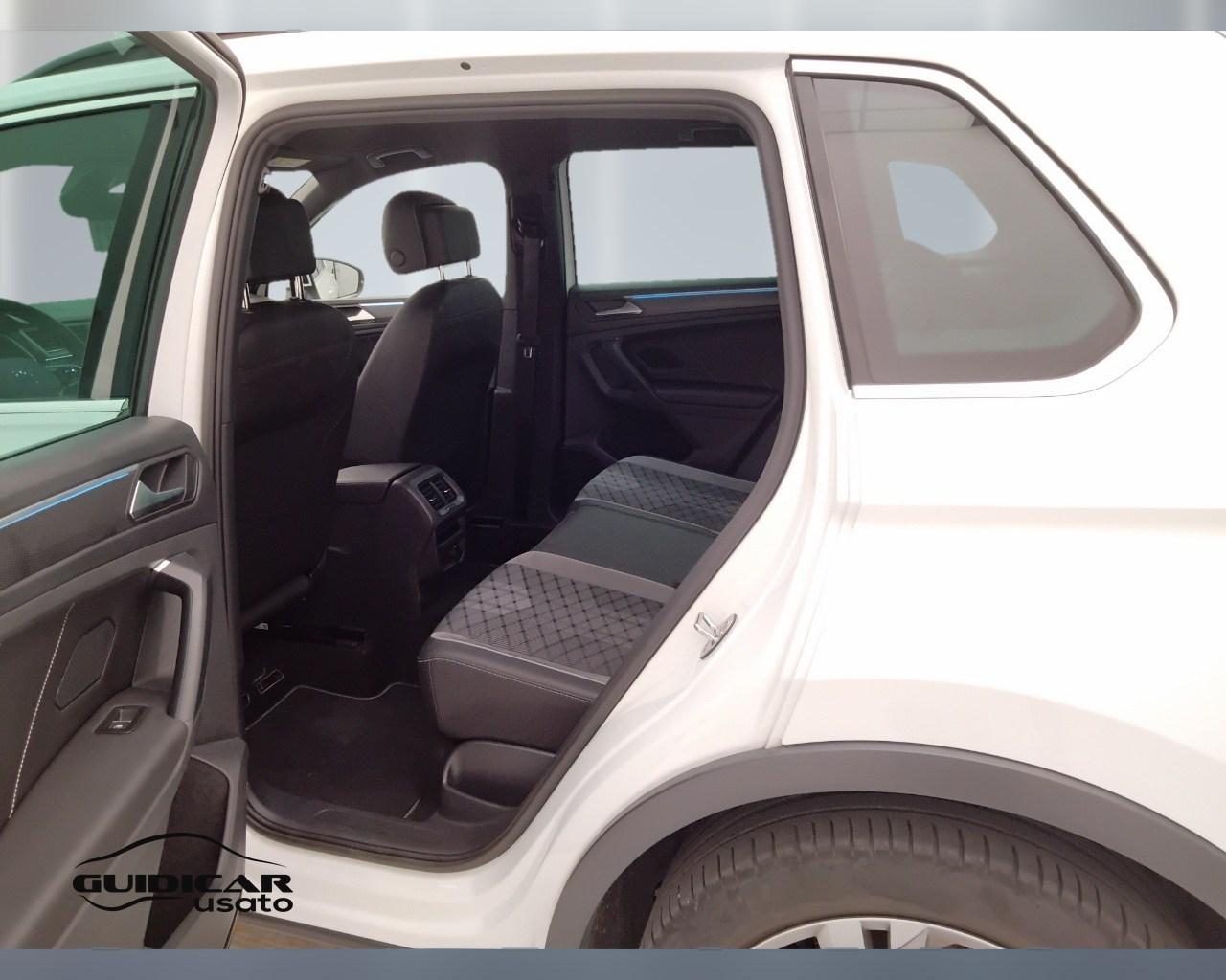 VOLKSWAGEN Tiguan II 2021 - Tiguan 1.5 tsi R-Line 150cv dsg
