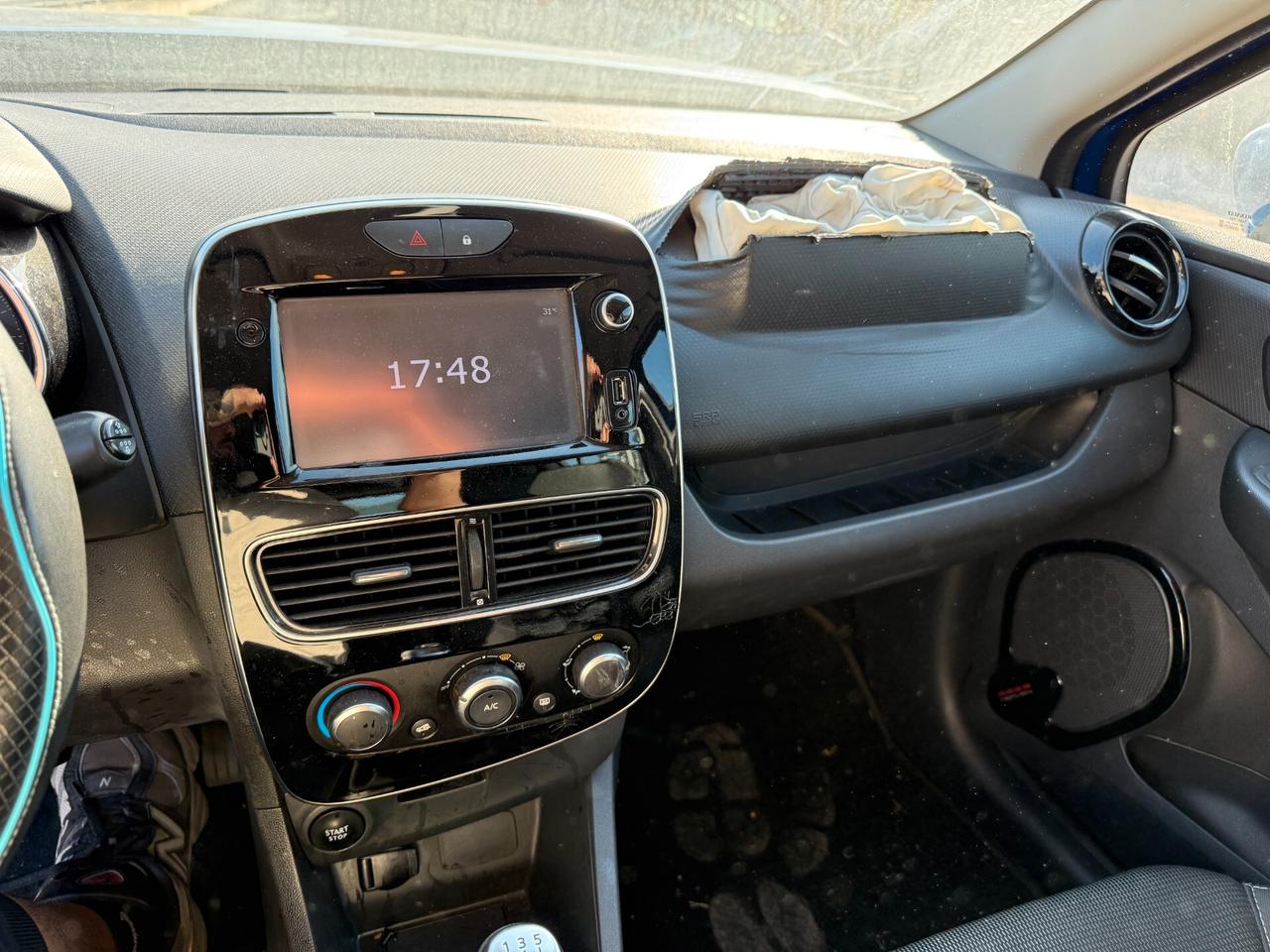 RENAULT CLIO ANNO 2018 1.5 DIESEL 75 CV *SINISTRATA