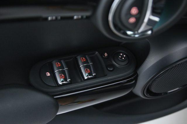 MINI Cooper 1.5 Cooper Essential 5 porte *SCONTO IMMEDIATO*
