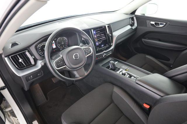 VOLVO XC60 XC60 B4 (d) automatico Momentum Pro