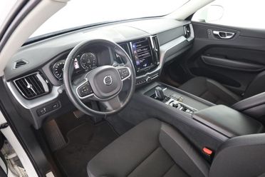 VOLVO XC60 XC60 B4 (d) automatico Momentum Pro