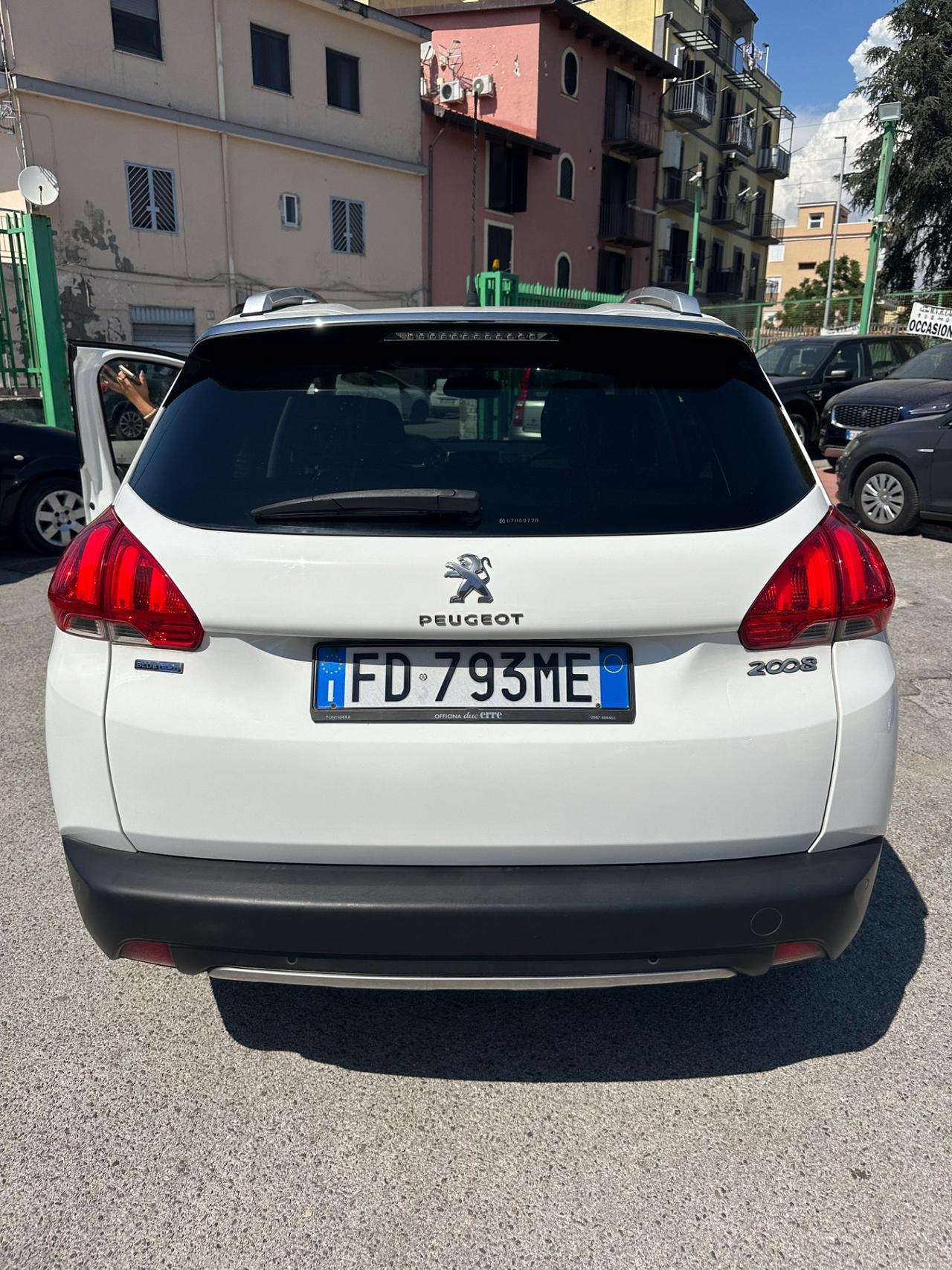 Peugeot 2008 BlueHDi 100 BLACK MATT