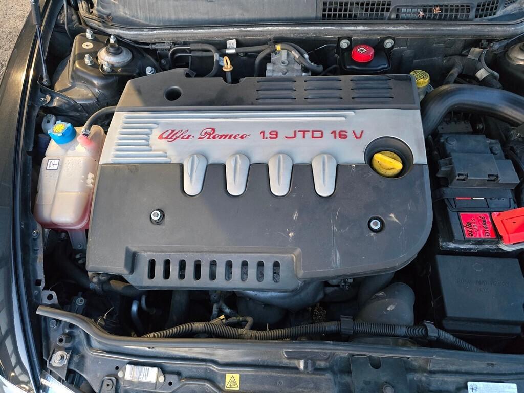 Alfa Romeo GT 1.9 JTDM 150CV Black Line DA COLLEZI