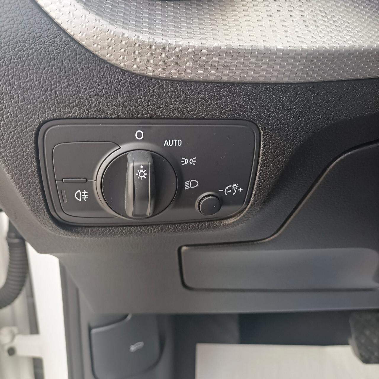 Audi Q2 30 TDI S tronic Business