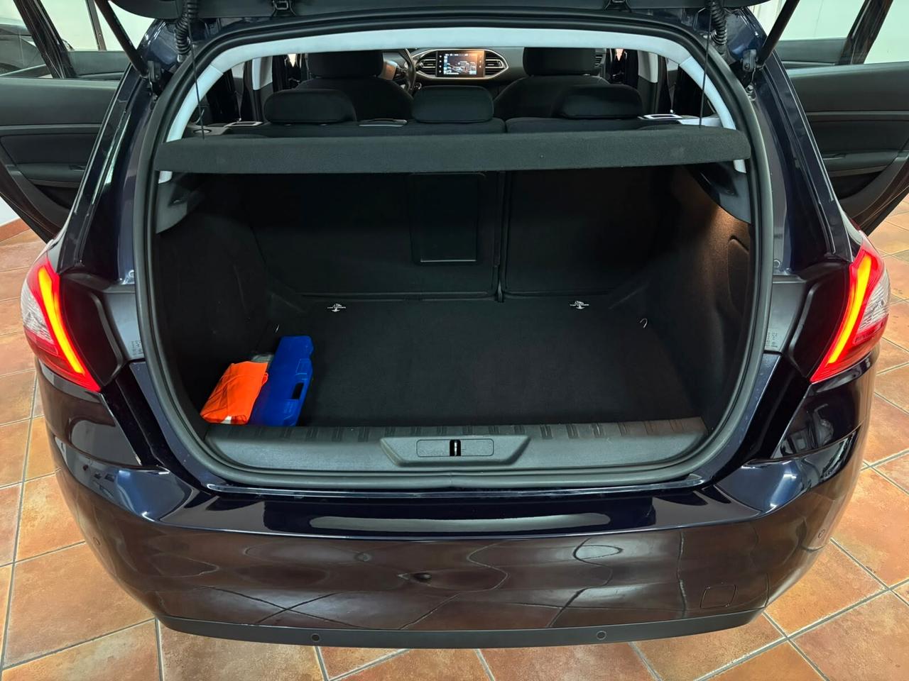 PEUGEOT 308 2015 1.6 DIESEL