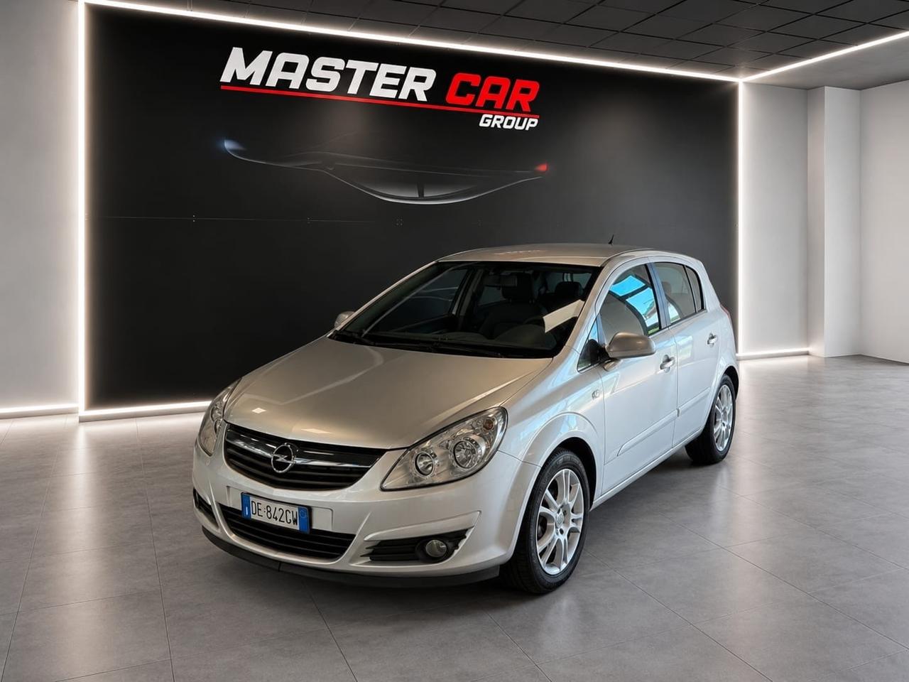 Opel Corsa 1.2 5 porte Cosmo