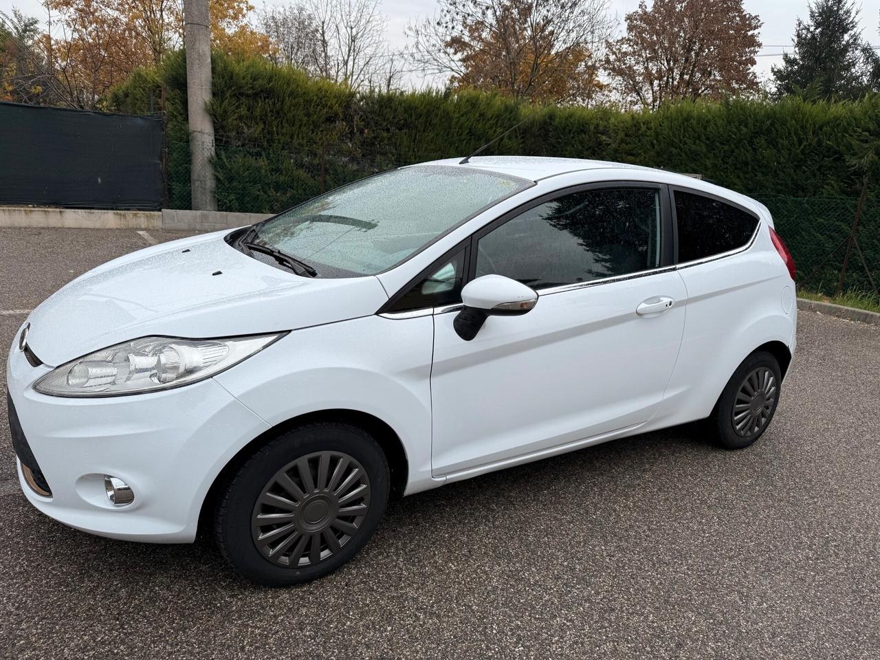 Ford Fiesta 1.4 TDCI - NEOPATENTATI - 12 MESI DI GARANZIA -