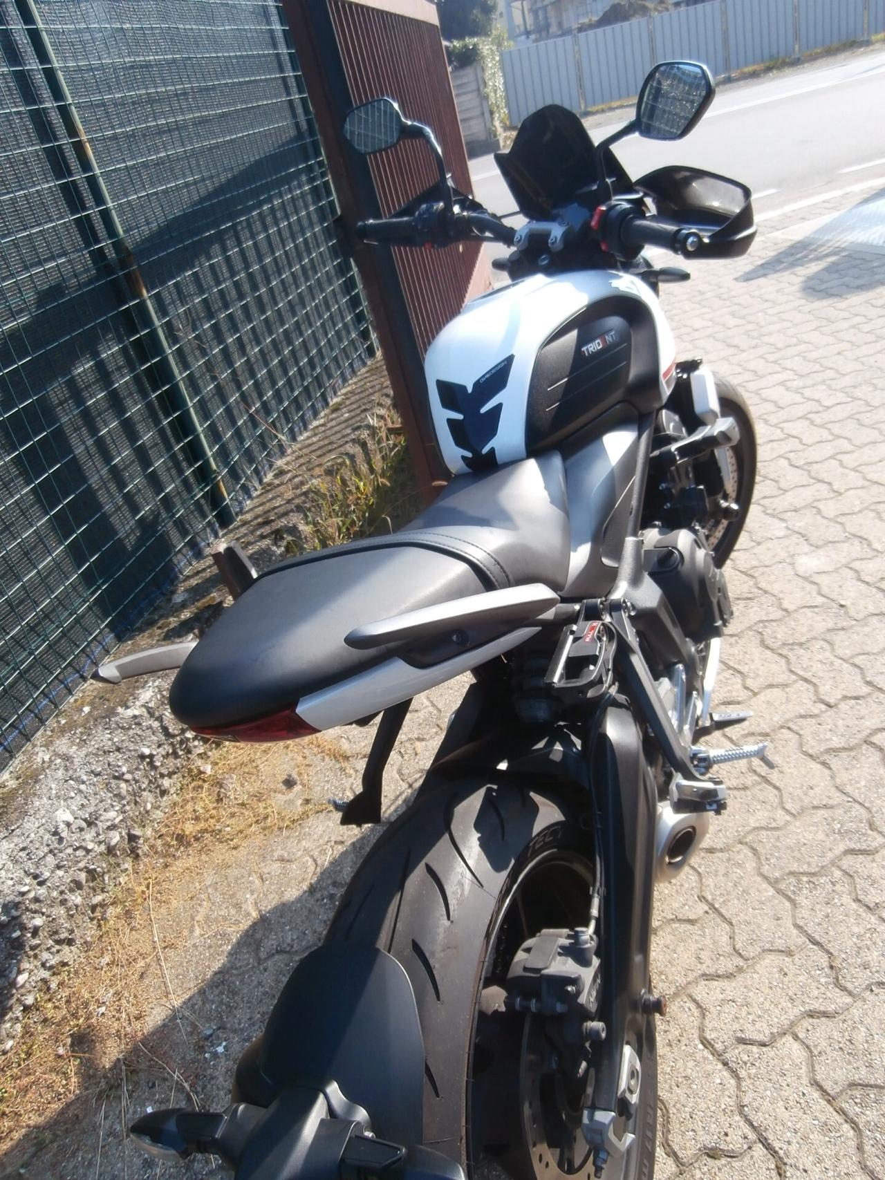 Triumph Trident 660 del 2021 DEPOTENZIATA compreso trapasso-tagliando-garanzia