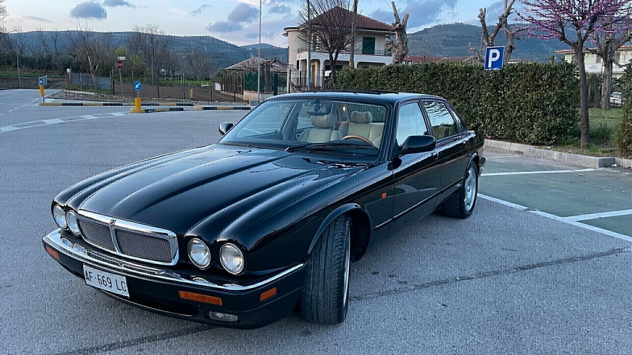 Jaguar XJR 4.0 325 cv con tetto apribile 1996 full
