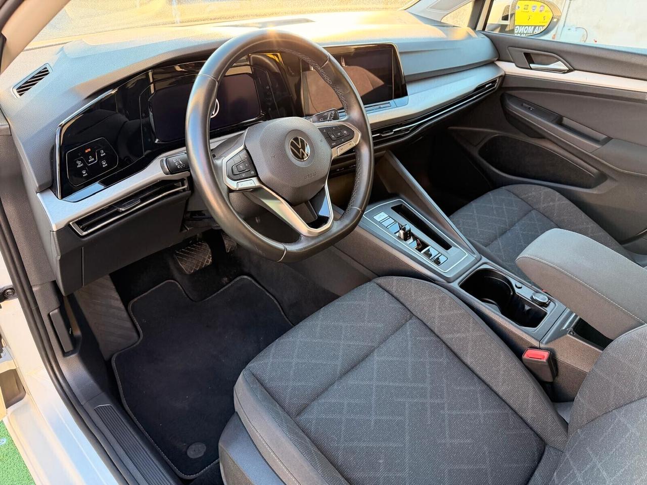 Volkswagen Golf 1.0 TSI EVO style