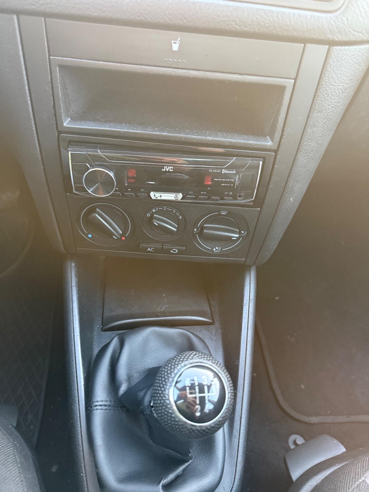 Volkswagen Golf 1.4 16V cat 5 porte