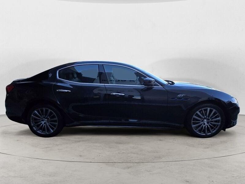 Maserati Ghibli 330 CV MHEV GT