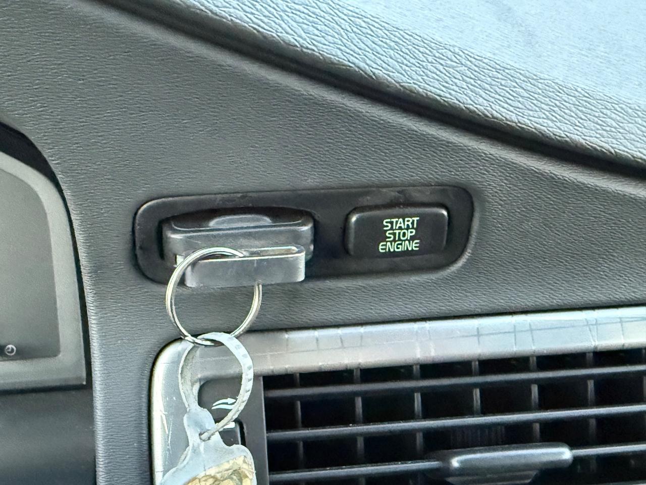 Volvo XC 70 D5 2.4d 185CV AWD AUTOMATICO Momentum