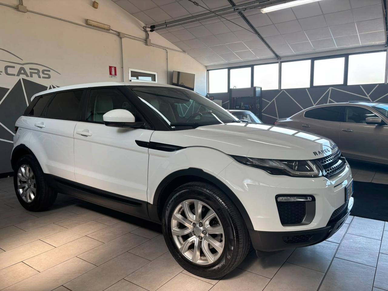 Land Rover Range Evoque 2.0 TD4 150 CV 5p. SE Dynamic