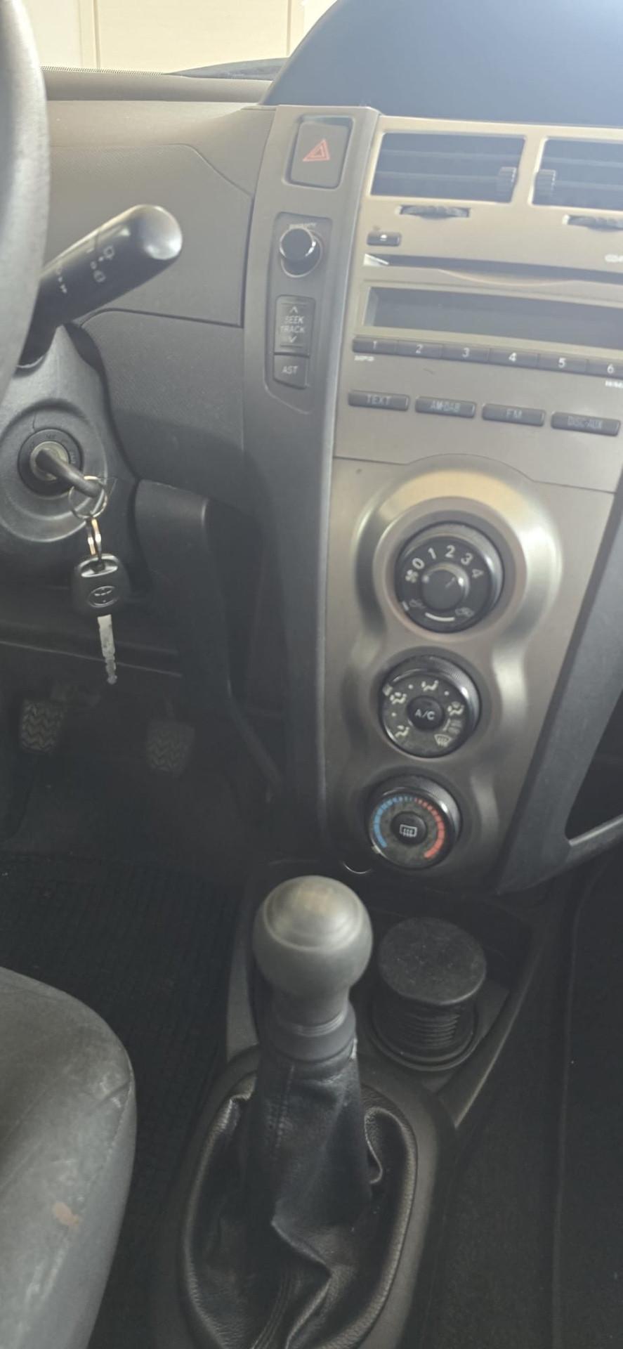 Toyota Yaris 1.0 BENZINA 95CV 5 porte Sol 2010
