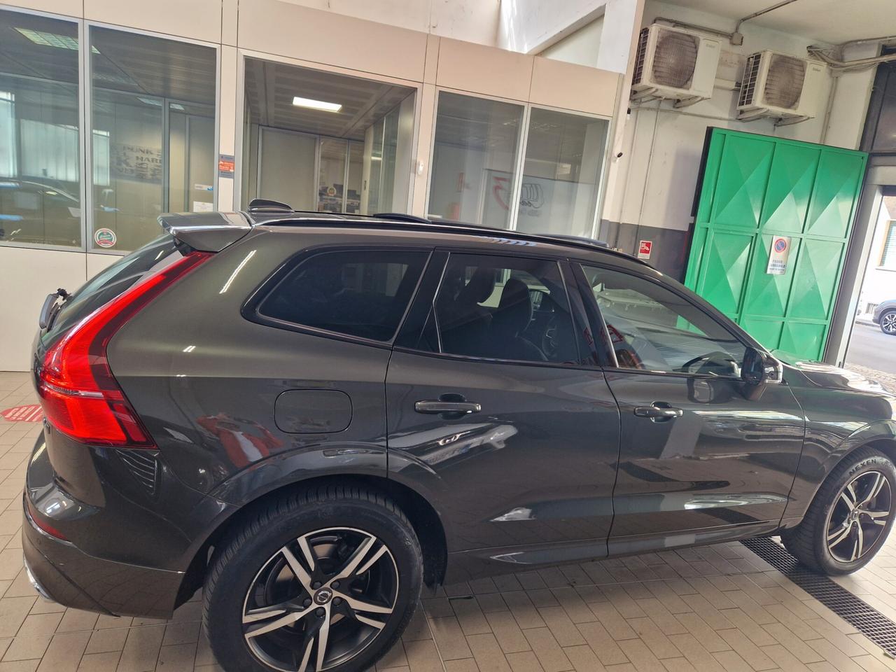 Volvo XC 60 XC60 B4 (d) AWD Geartronic R-design
