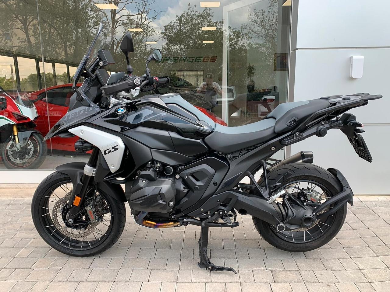 BMW R 1300 GS TRIPLE BLACK PARI AL NUOVO