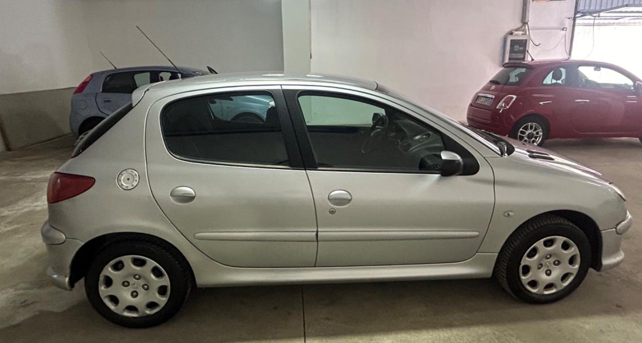 Peugeot 206 1.4 5p. Enfant Terrible