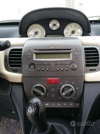 Lancia Ypsilon 1.3 MJT 16V Argento