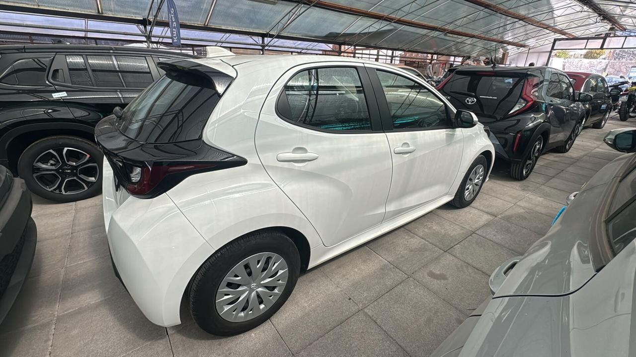 Toyota Yaris 1.5 Hybrid 5 porte Active USATO 2025