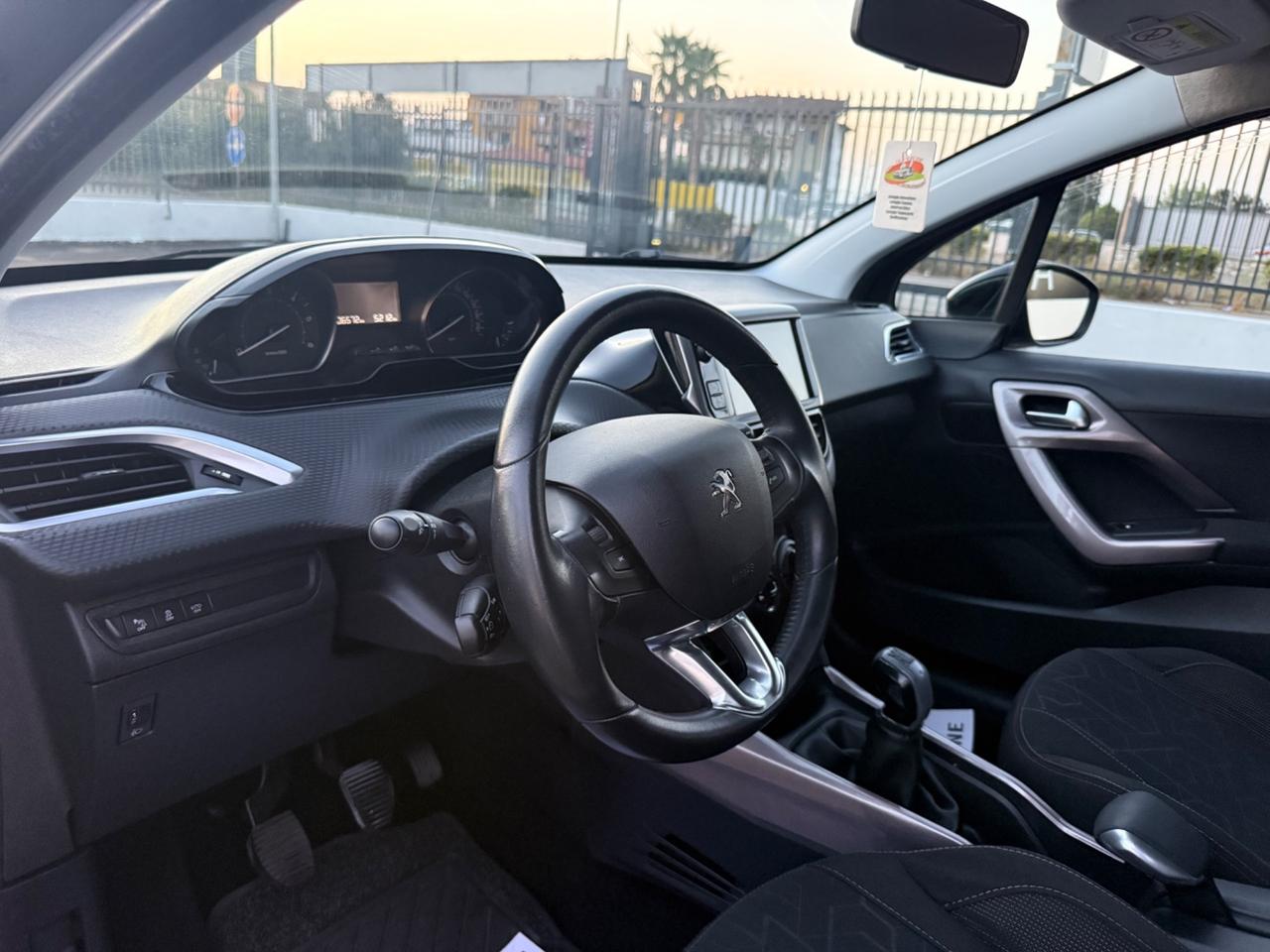 Peugeot 2008 BlueHDi 100 Black Matt