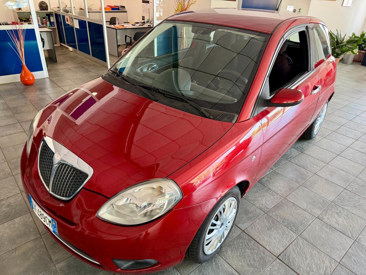 Lancia Ypsilon 1.3 MJT 75 CV Oro-CAMBIO AUTOMATICO-