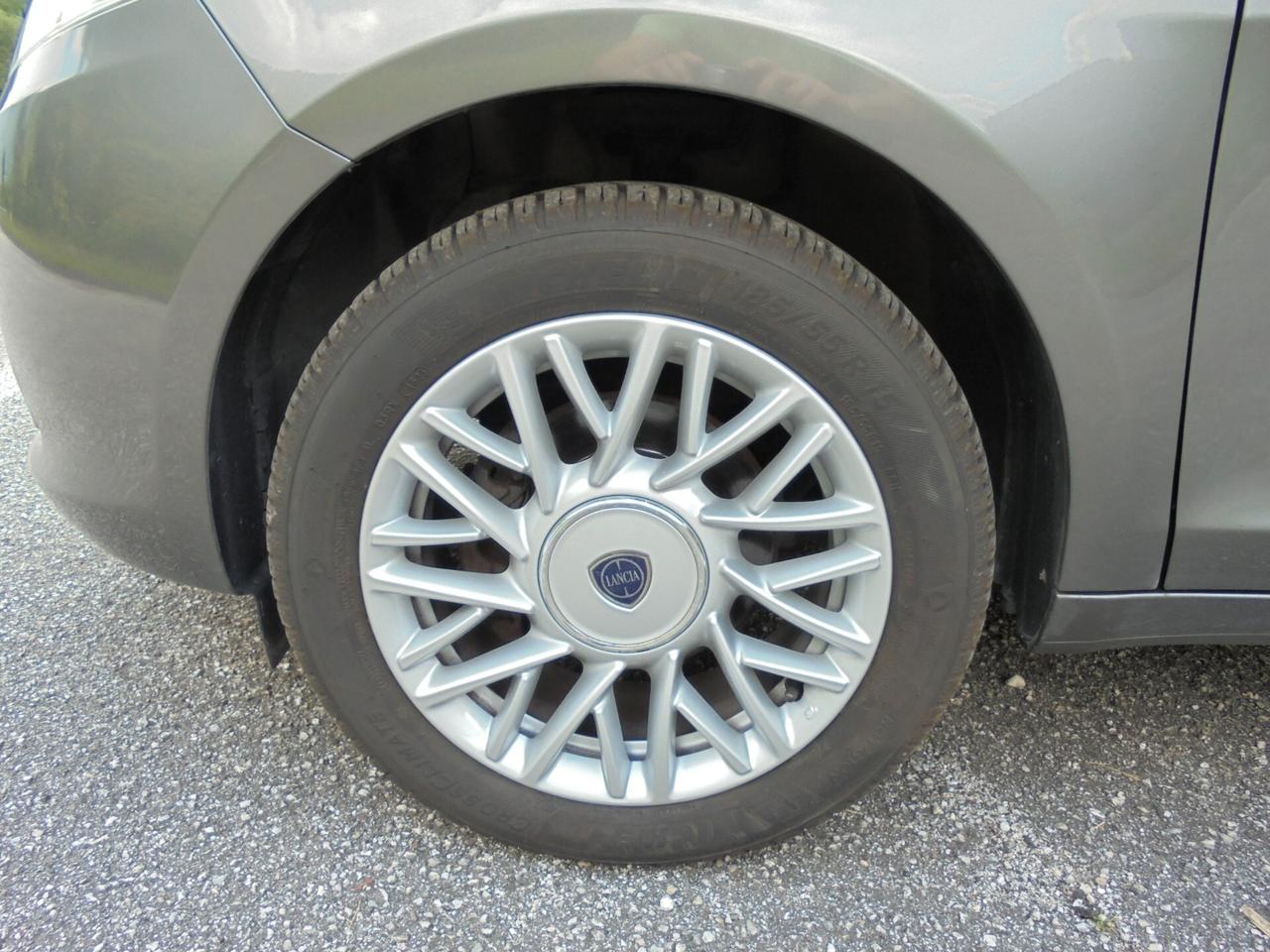 LANCIA YPSILON 1.2 GOLD 5P UNIPROPRIETARIO- NEOPATENTATI-