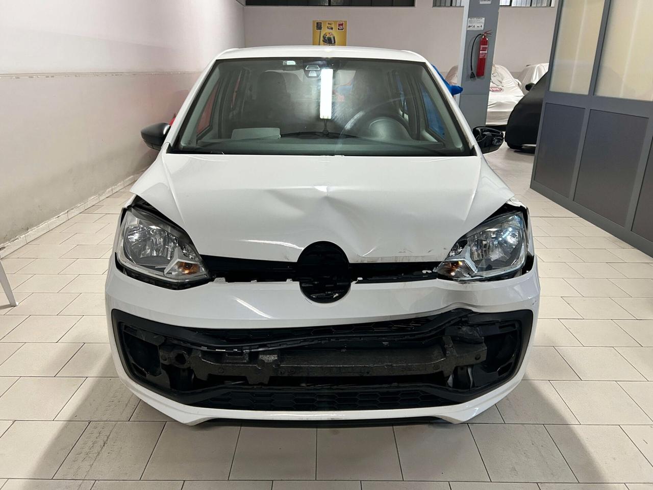VW up! 1.0 eco Benz/Metano - 2018 Incidentata