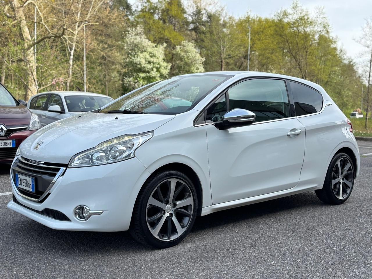 Peugeot 208 1.6 e-HDi 92 CV Stop&Start 3 porte Allure