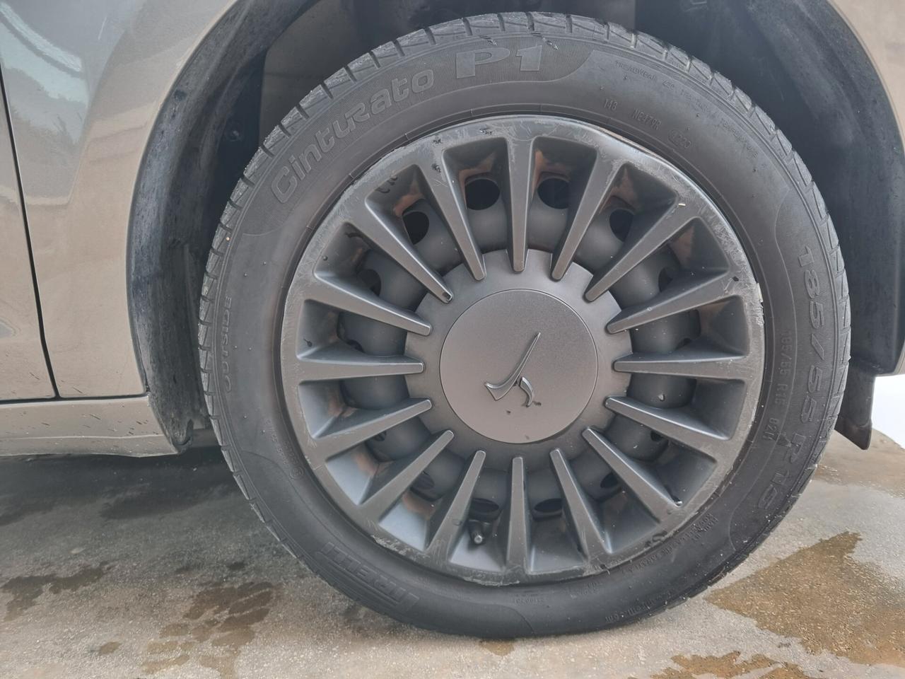 Lancia Ypsilon 1.0 FireFly 5 porte S&S Hybrid Silver