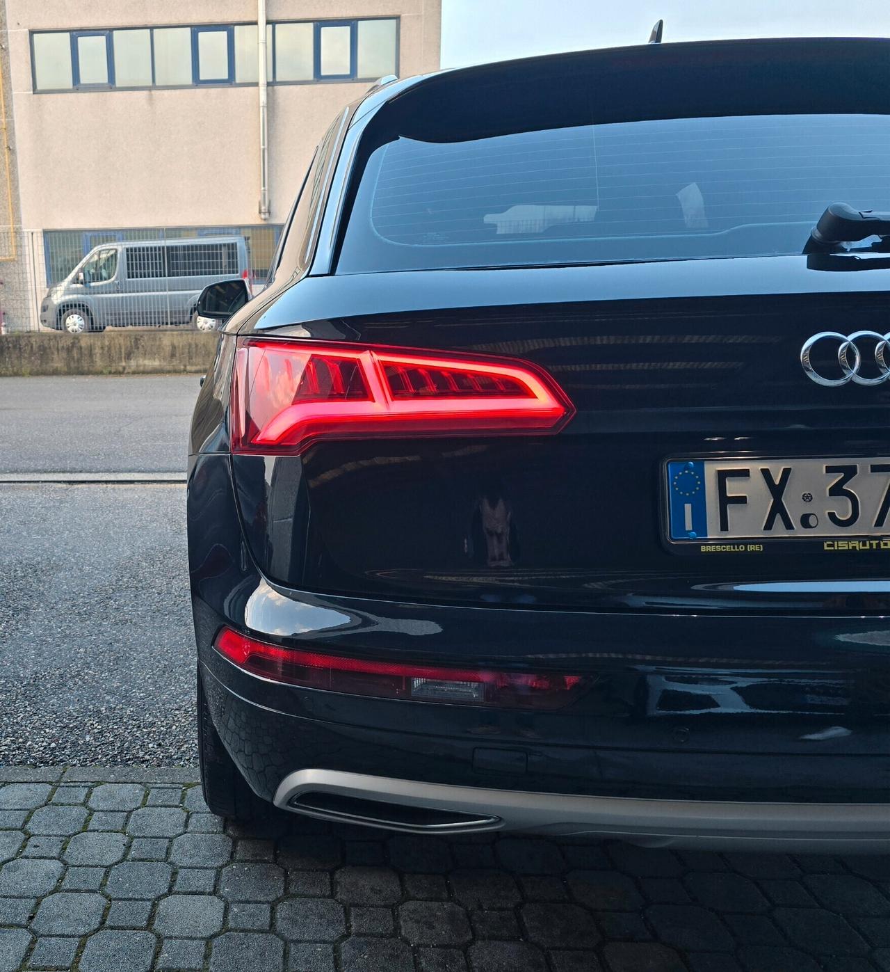 Audi Q5 40 TDI quattro S tronic S line interni RS