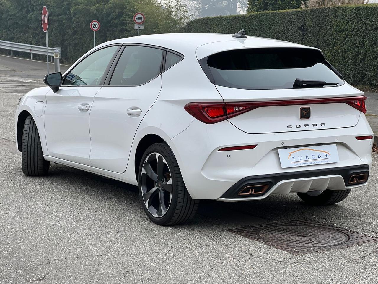 Cupra Leon Carbon 1.4 e-HYBRID PHEV