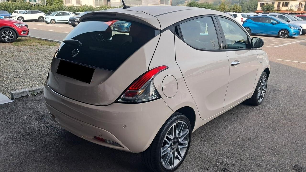 Lancia Ypsilon 1.2 69 CV 5 porte GPL Ecochic Platinum FC428