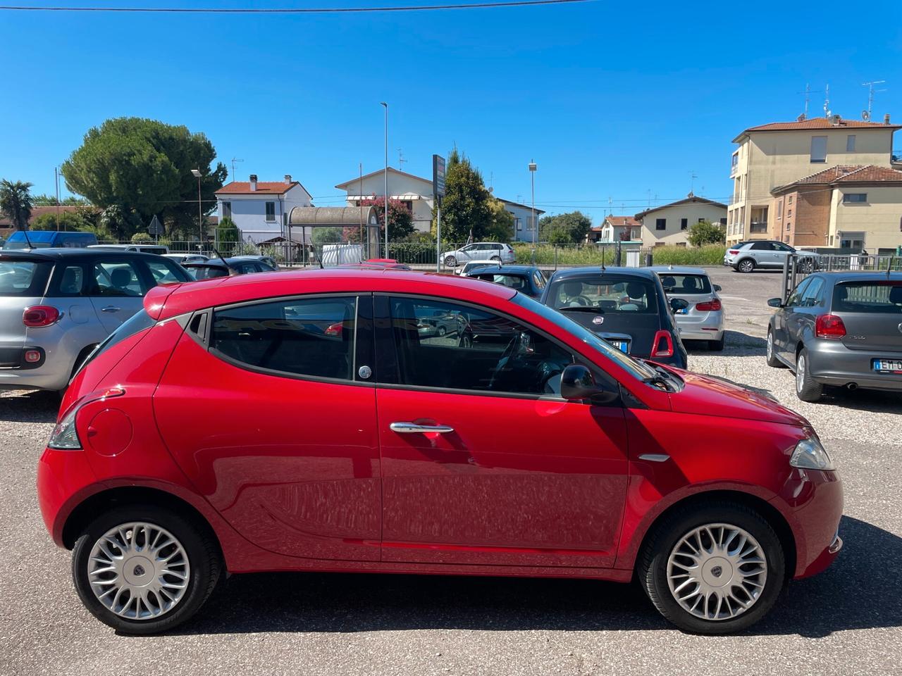 Lancia Ypsilon 1.2 69 CV 5 porte GPL Ecochic Silver X NEOPATENTATI