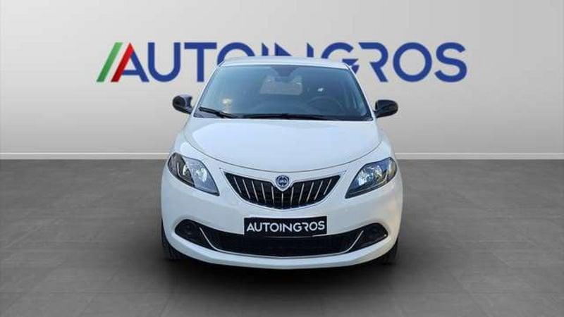 Lancia Ypsilon 1.0 FireFly Hybrid Silver