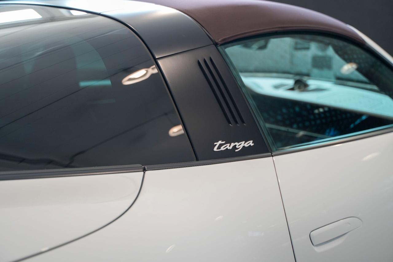 Porsche 911 992 Targa 4 BOSE/14-VIE/PELLECLUB
