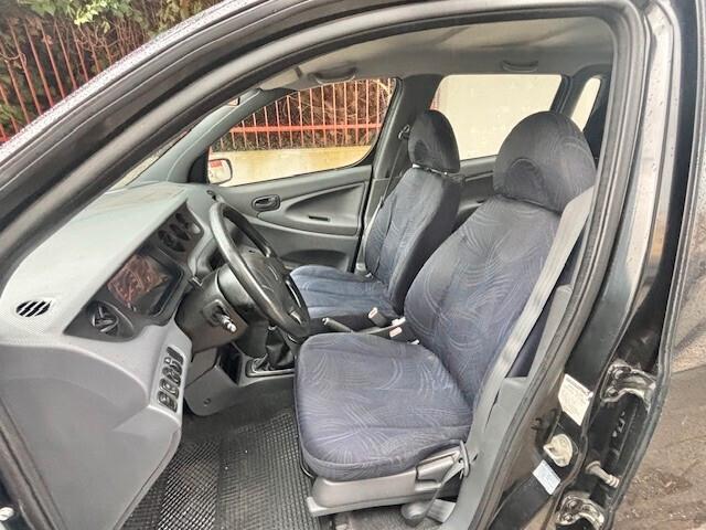 Daihatsu YRV anche permuta o scambi0