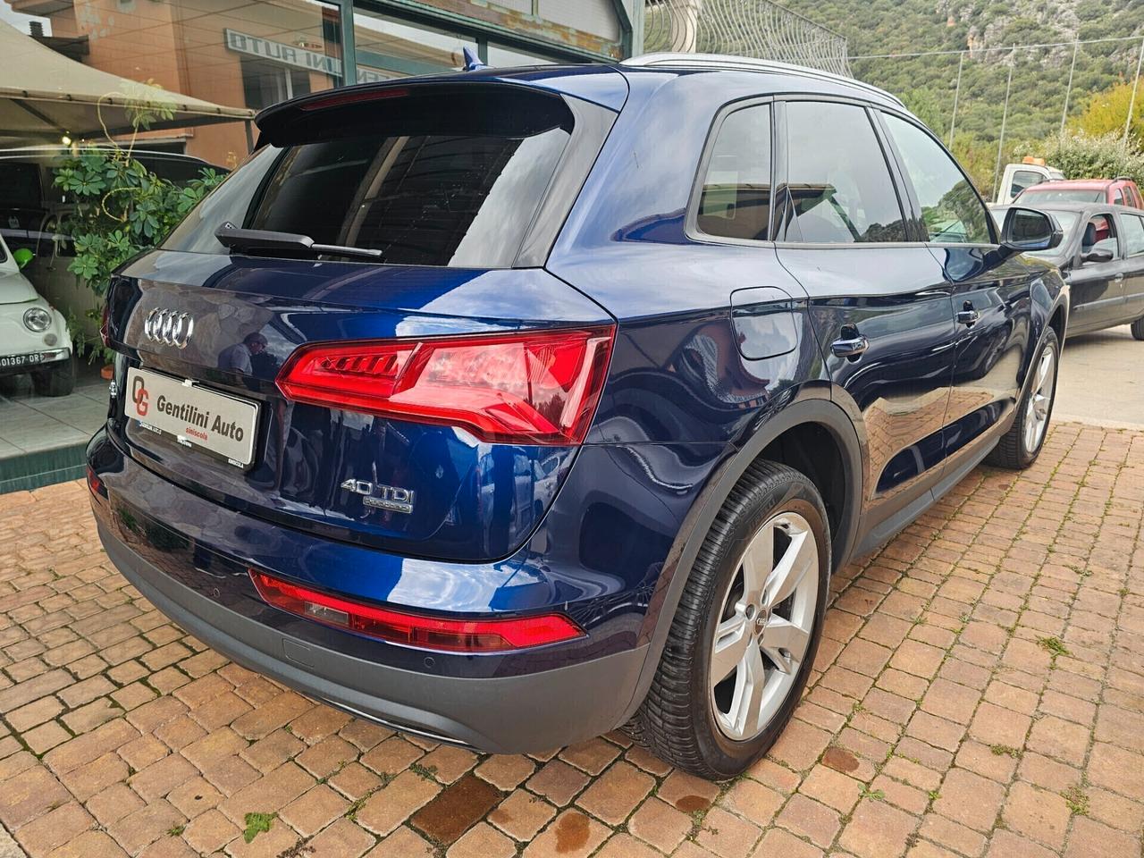 Audi Q5 40 2.0 TDI quattro S tronic Business Sport