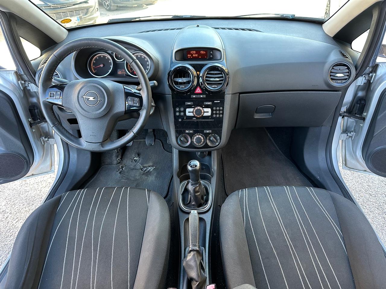 Opel Corsa 1.2 3 porte Club