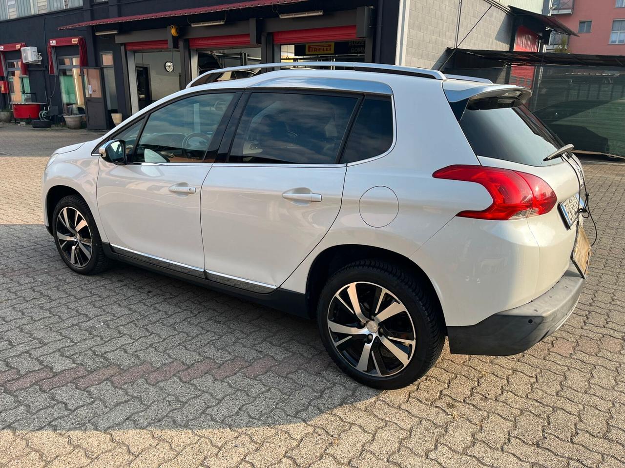 Peugeot 2008 1.6 e-HDi 115 CV Stop&Start Allure