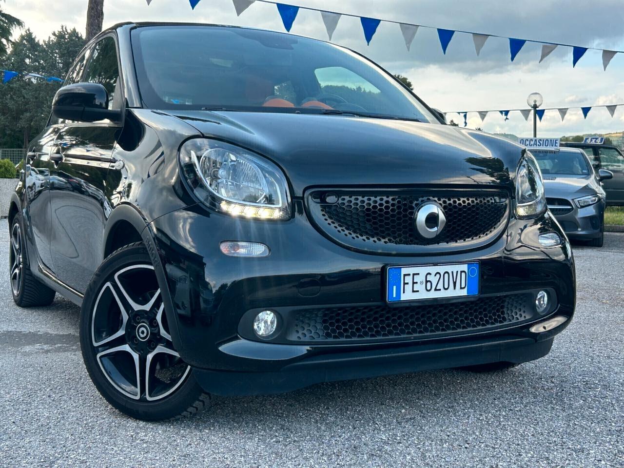 " UNA CHICCA " Smart ForFour 70 1.0 twinamic Passion