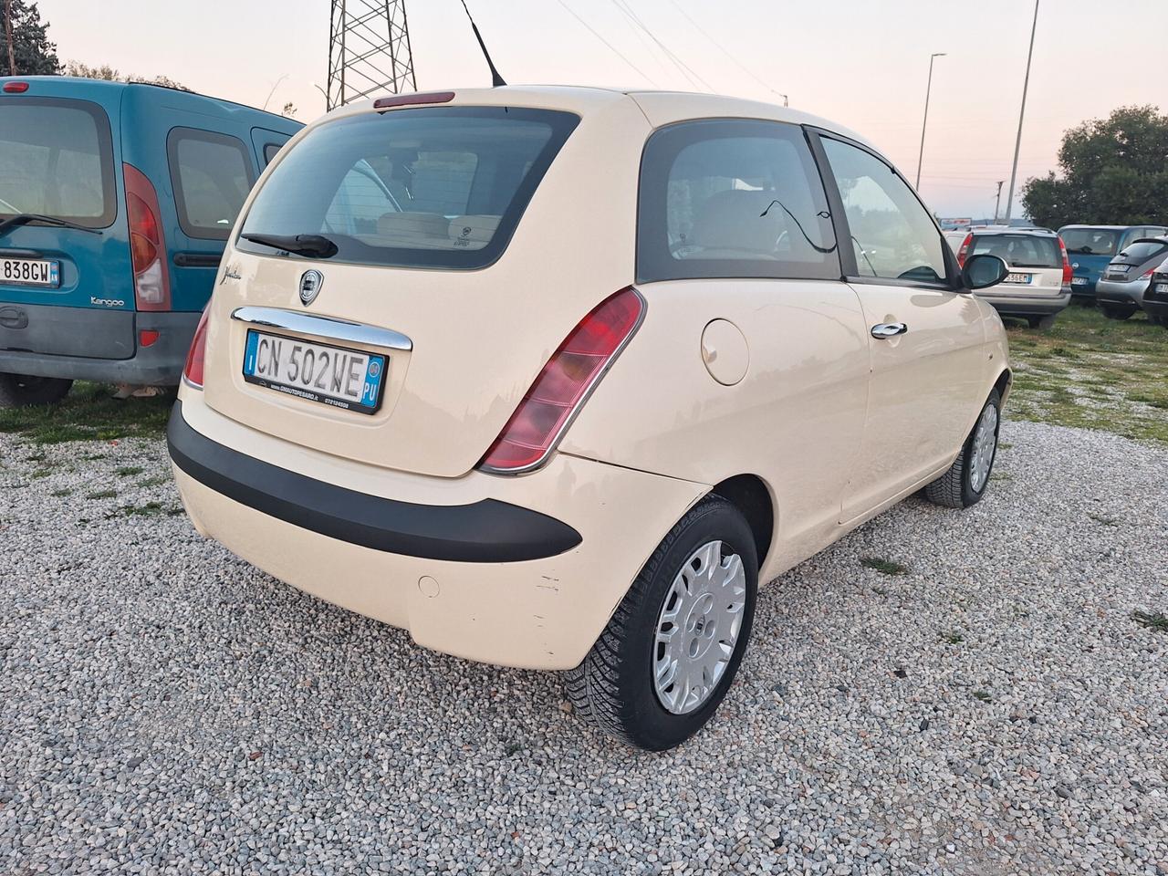 Lancia Ypsilon 1.3 Multijet 16V Platino NEOPATENTATI BASSI €4