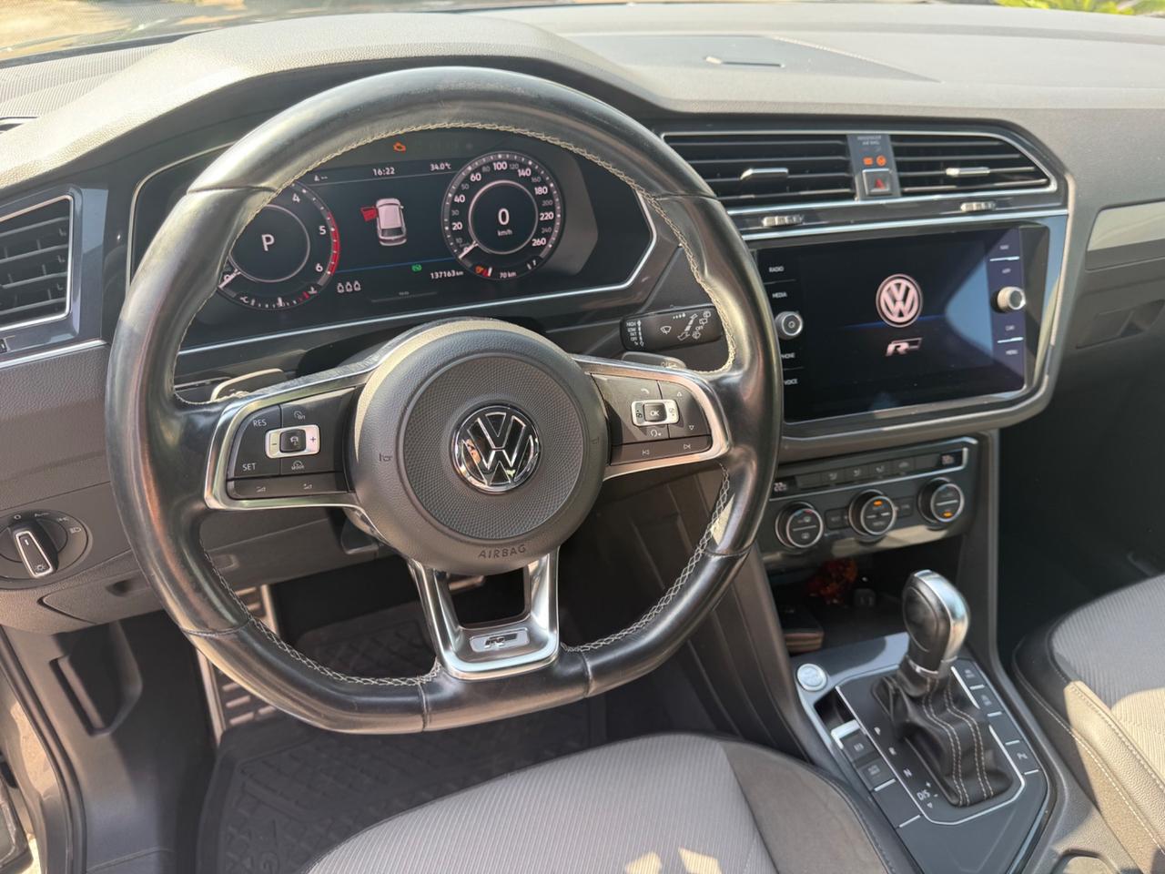 Volkswagen Tiguan 2.0 BiTDI SCR DSG 4MOTION Advanced R-Line BMT