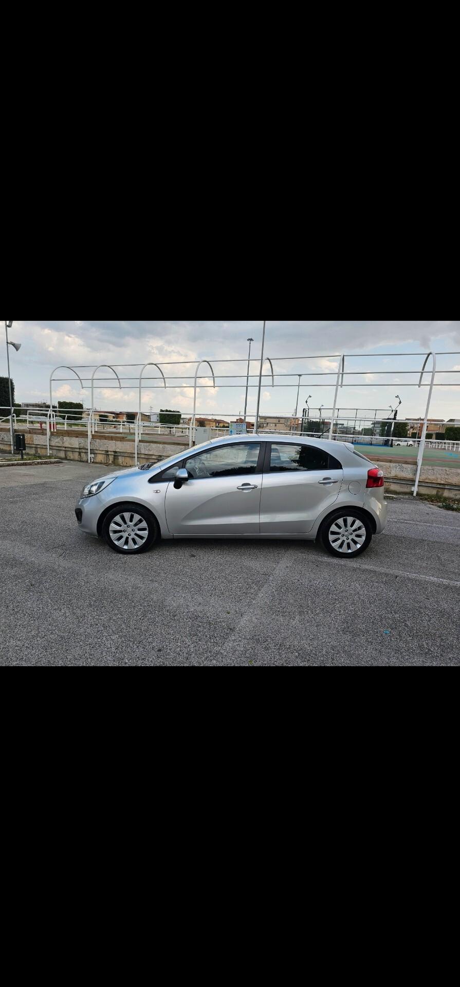 Kia Rio 1.1 CRDi WGT 5p. LX