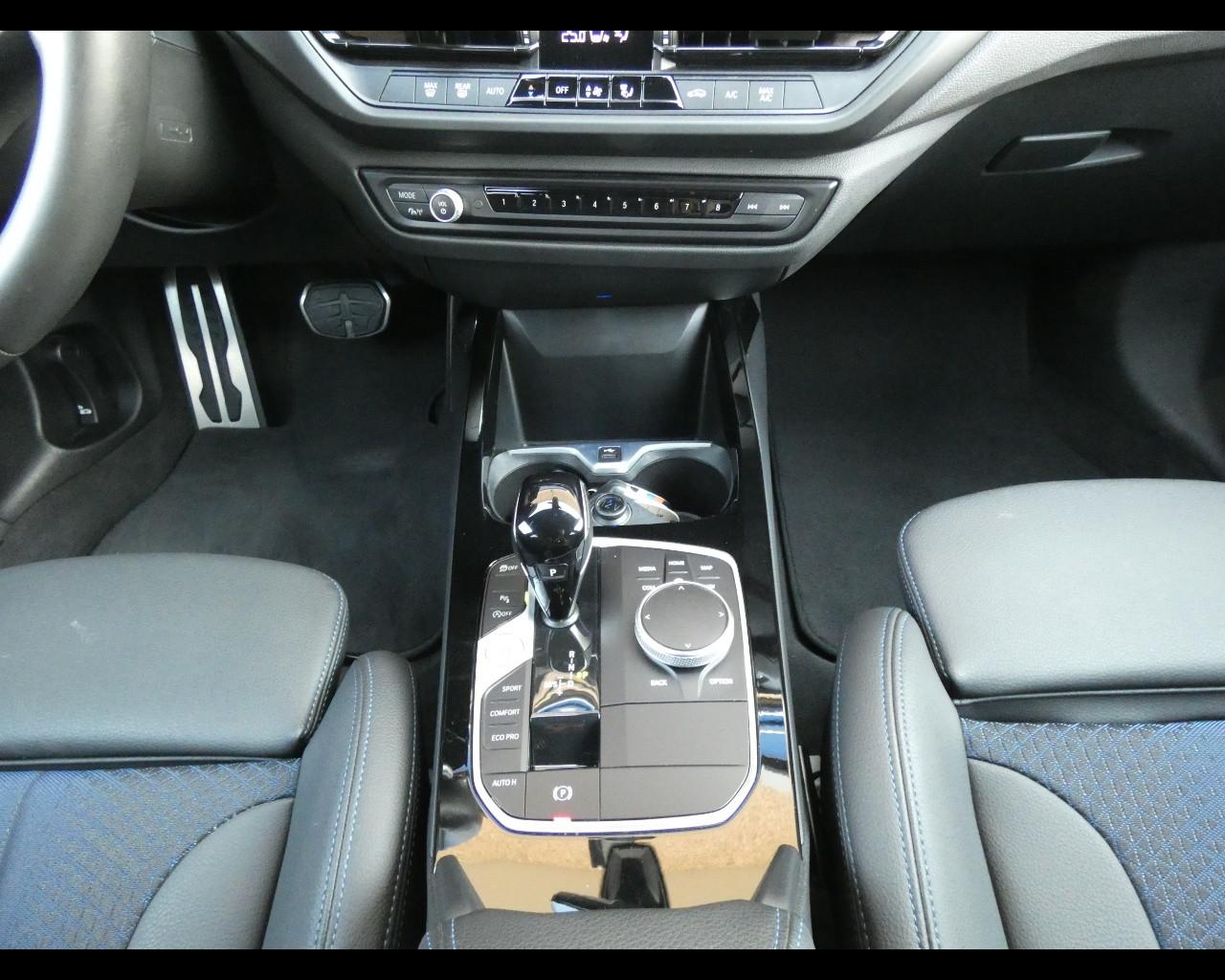 BMW Serie 1 (F40) - 118d 5p. Msport