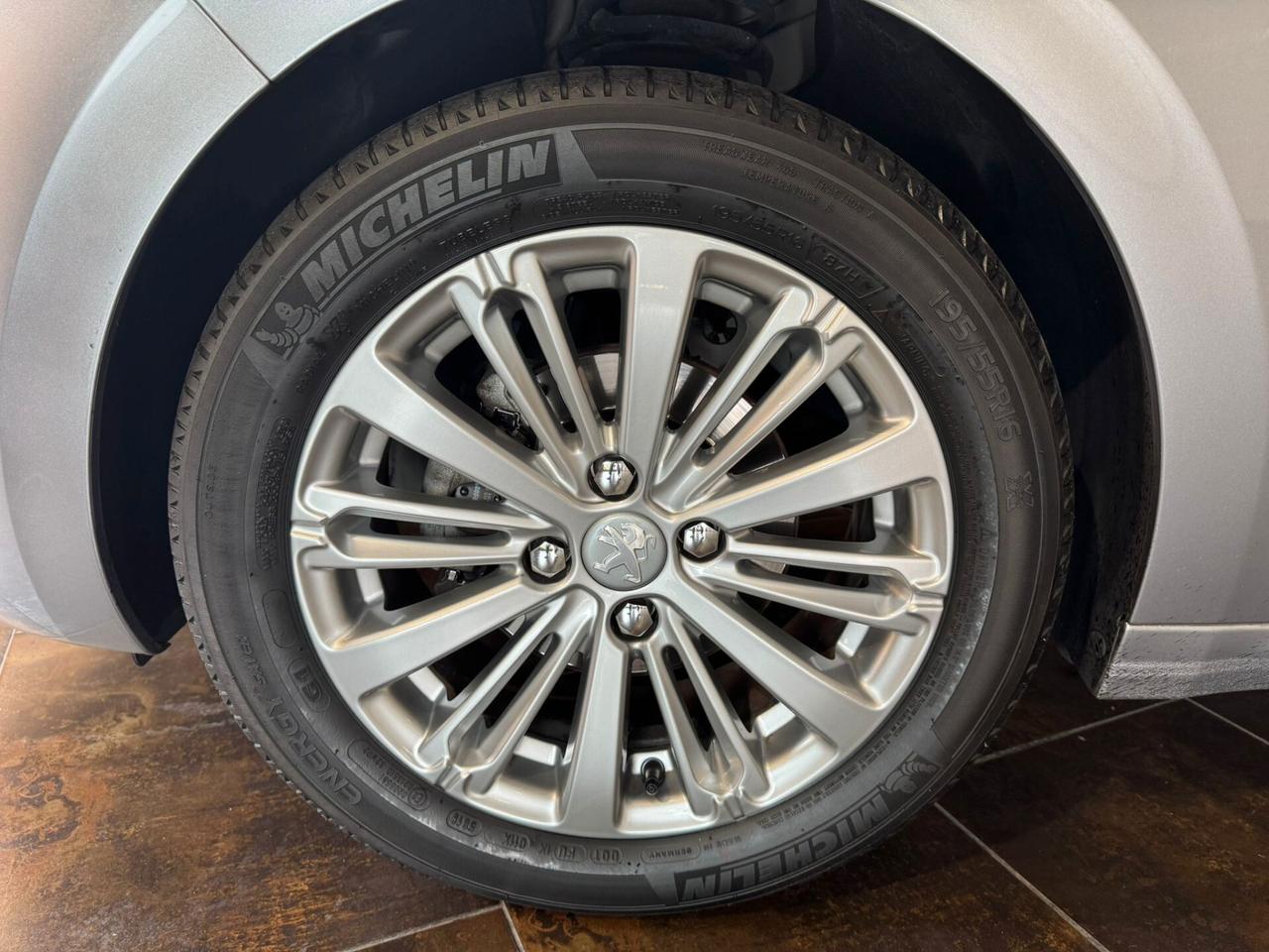 Peugeot 208 PureTech 82 Stop&Start 5 porte Active
