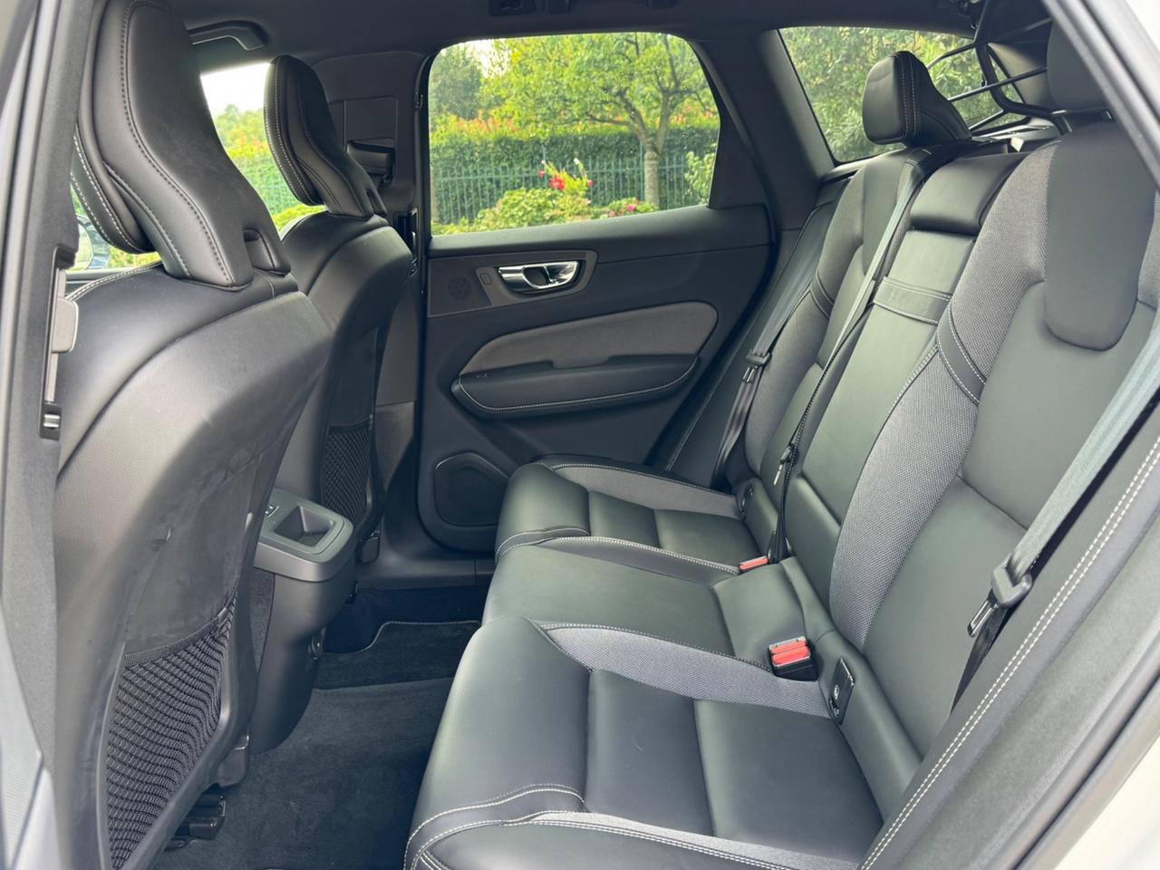 Volvo XC 60 XC60 B4 Geartronic R-design