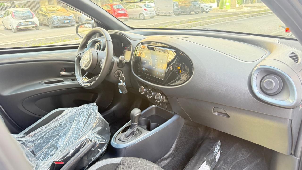 Toyota Aygo X 1.0 VVT-i 72 CV 5 porte Lounge Air S-CVT LED NAVI KAMERA PDC CERCHI 16 CAR PLAY KM 0